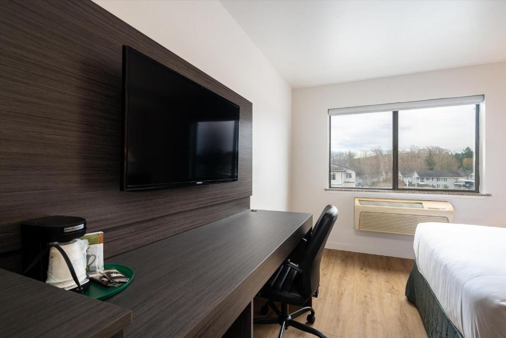 Baymont INN & Suites by Wyndham Image 61